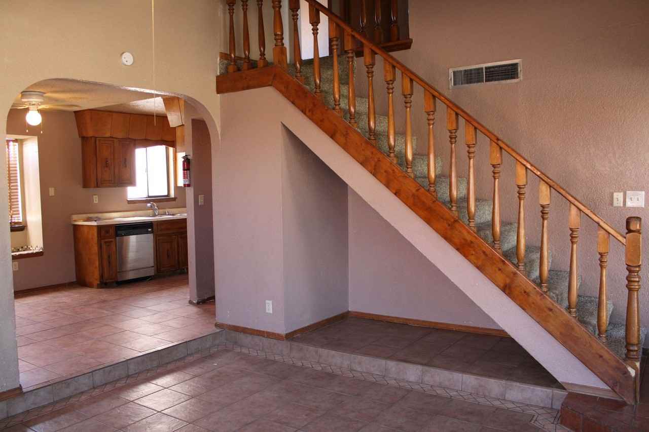 1528 Sierra De Oro Dr - Photo 3 of 24