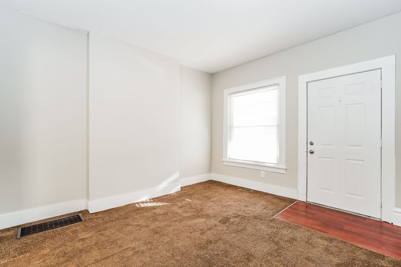 1319 N 5th St - Photo 2 of 10