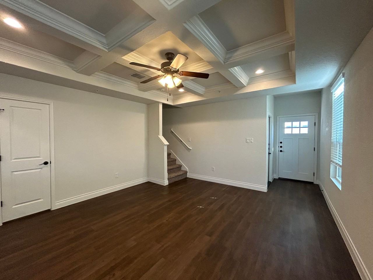 320 Untermaier St - Photo 2 of 21