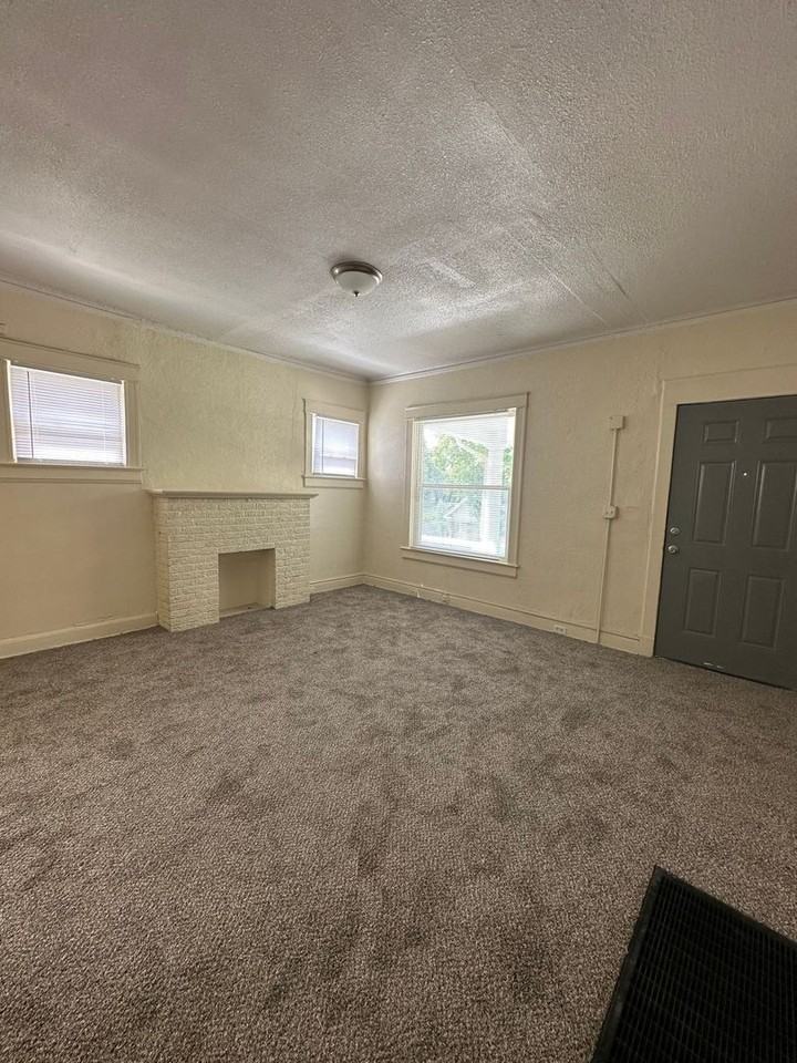 4405 Norledge Ave - Photo 2 of 8