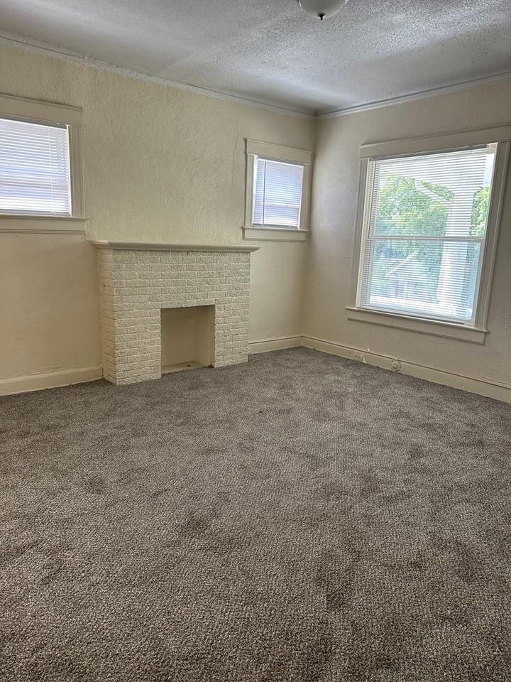 4405 Norledge Ave - Photo 3 of 8