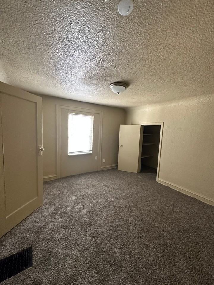 4405 Norledge Ave - Photo 5 of 8