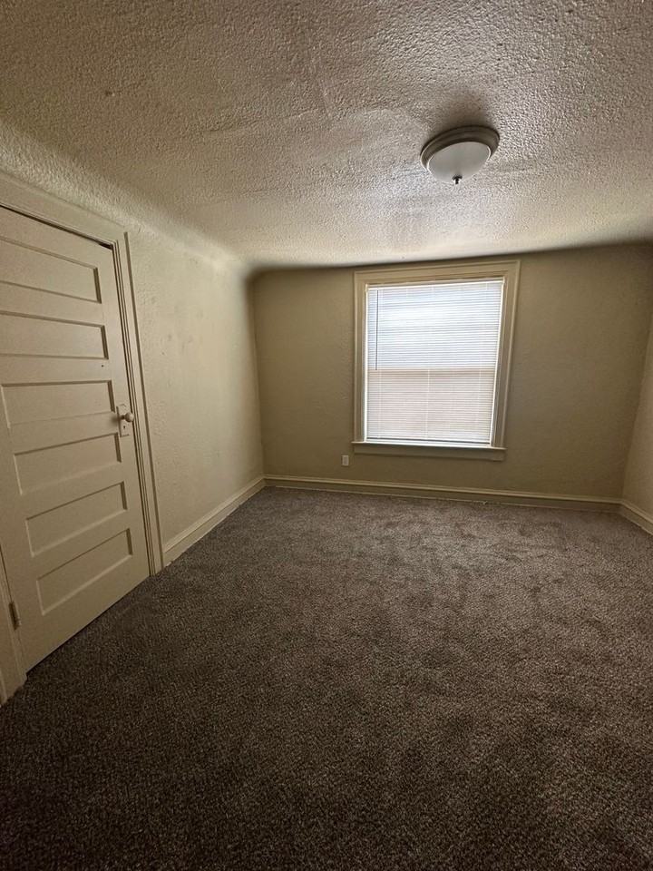 4405 Norledge Ave - Photo 7 of 8