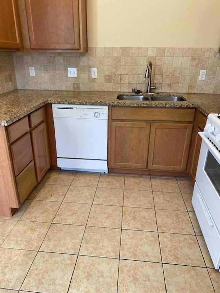 1514 Lance Dr - Photo 4 of 13