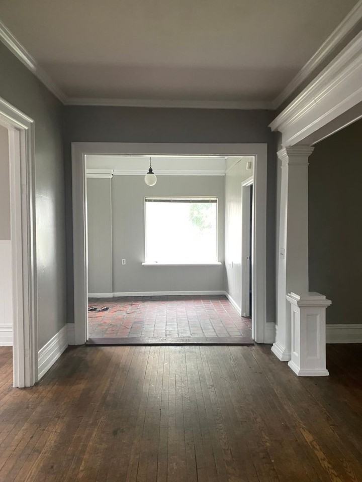 733 Broad St Nw - Photo 2 of 20