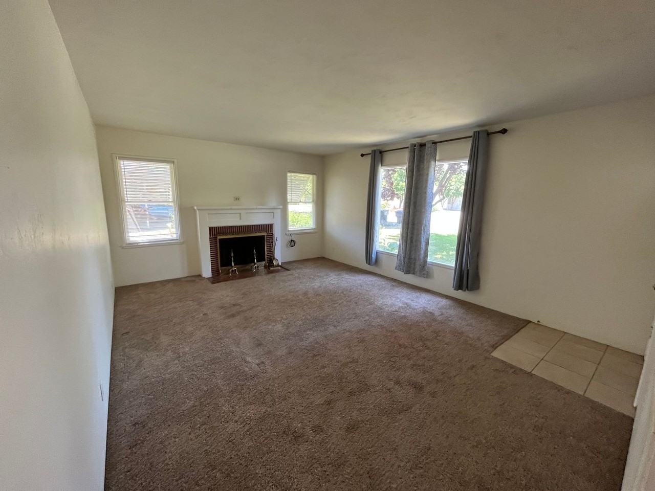 2521 E Westcott Ave - Photo 3 of 15