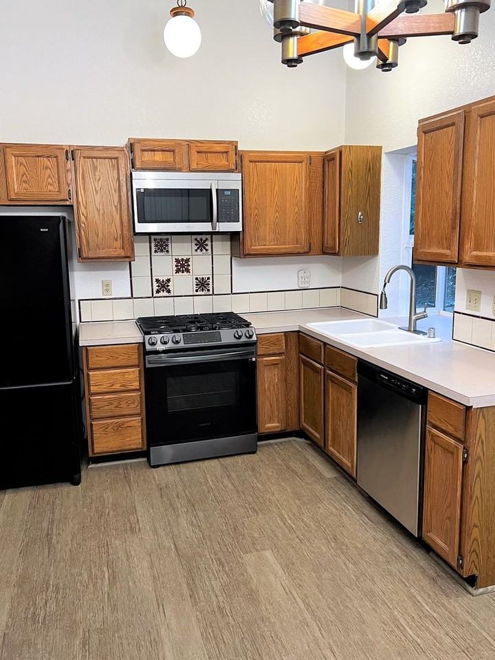 3090 Closser Dr Nw - Photo 4 of 13