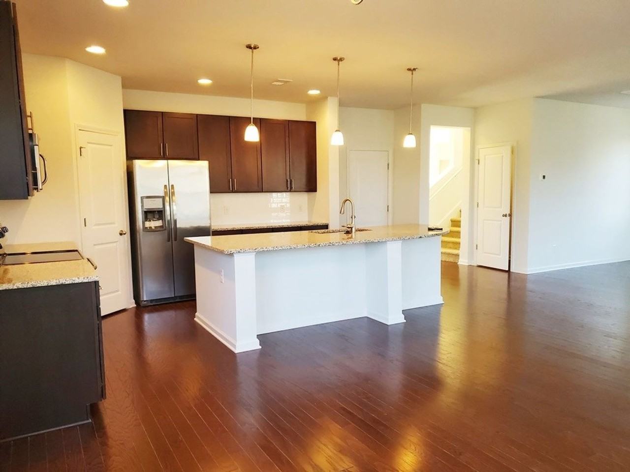 104 Bushwood Dr - Photo 4 of 25