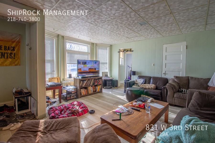 831 W 3rd St - Photo 4 of 13