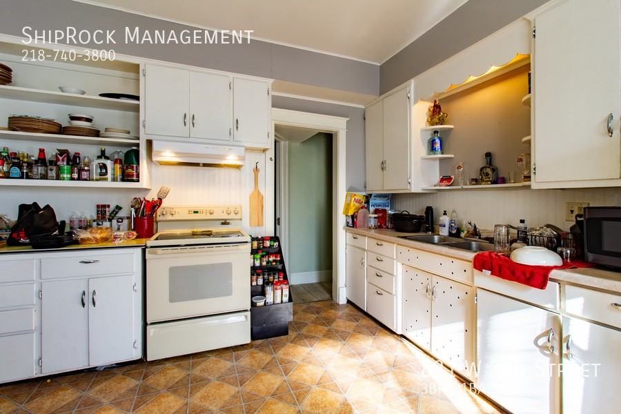 831 W 3rd St - Photo 5 of 13