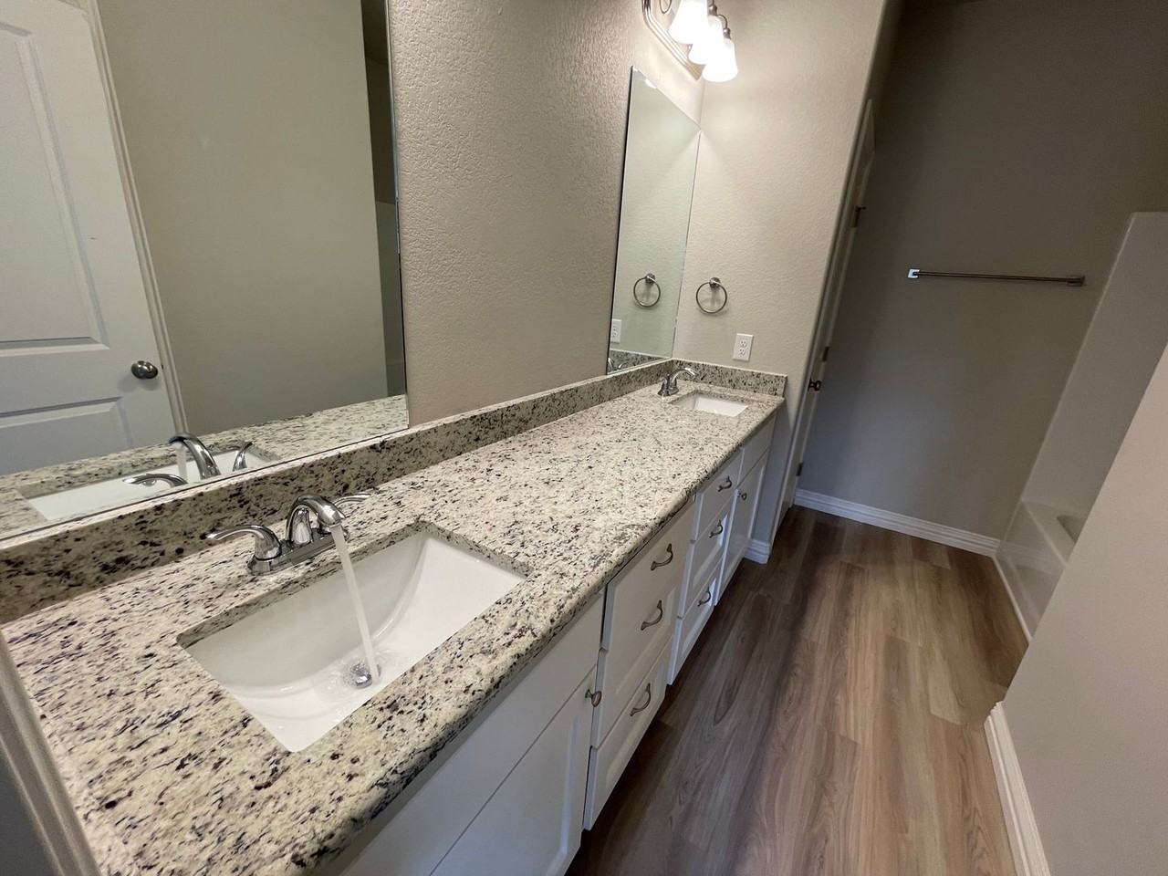 130 Western Hills Dr - Photo 4 of 12