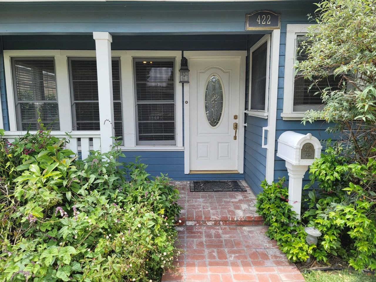 422 N Shaffer St - Photo 5 of 36