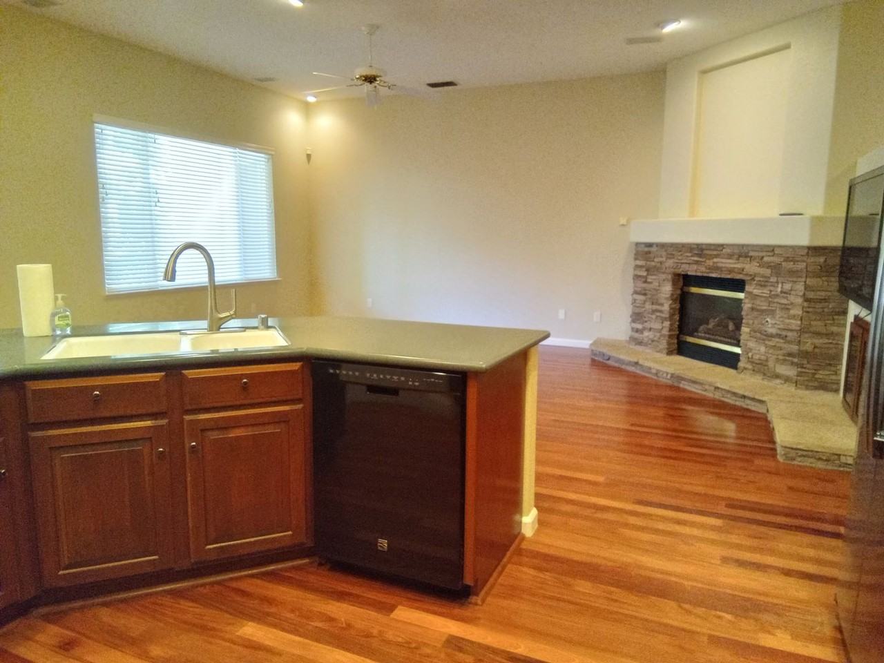 1142 Sinclair Way - Photo 4 of 50