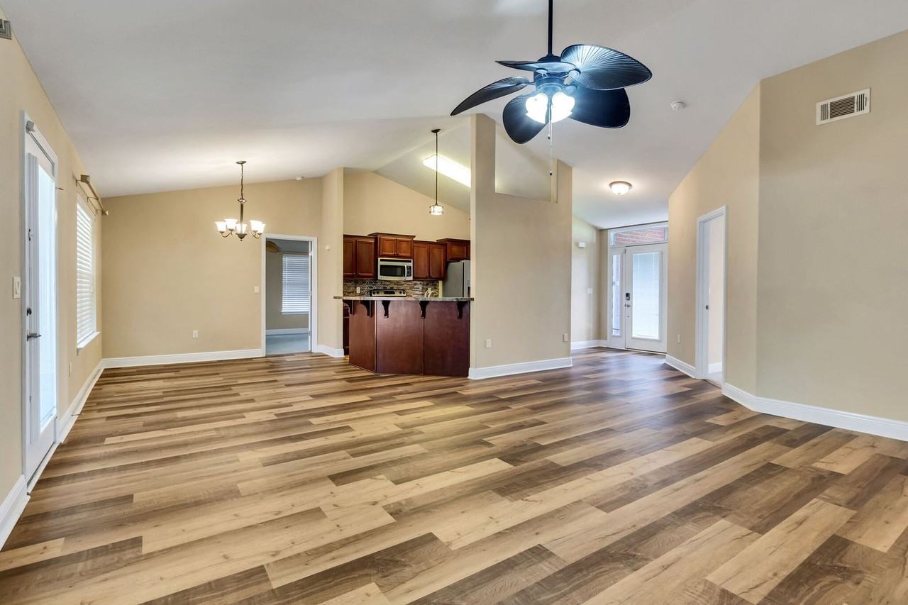 1952 Bay Pine Cir - Photo 7 of 34