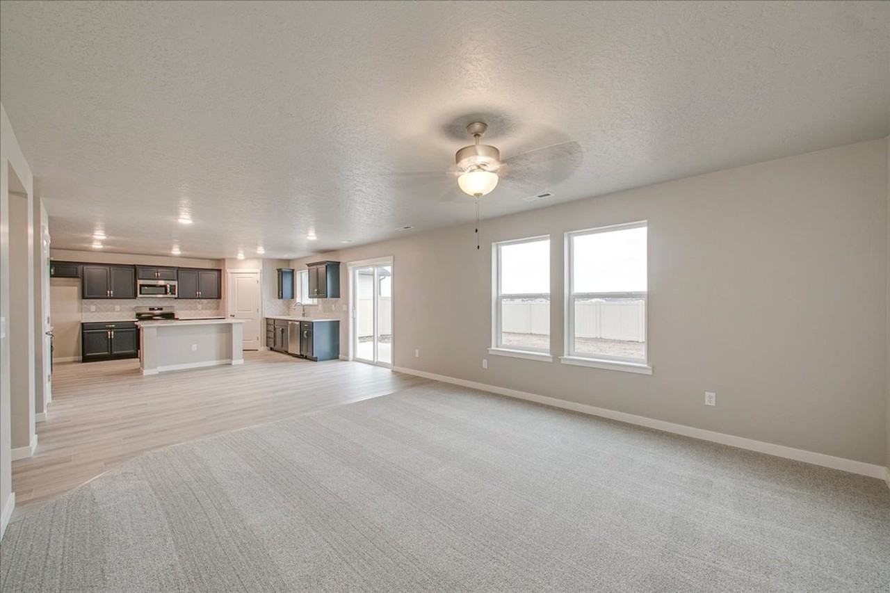 7728 E Monmouth Way - Photo 5 of 27