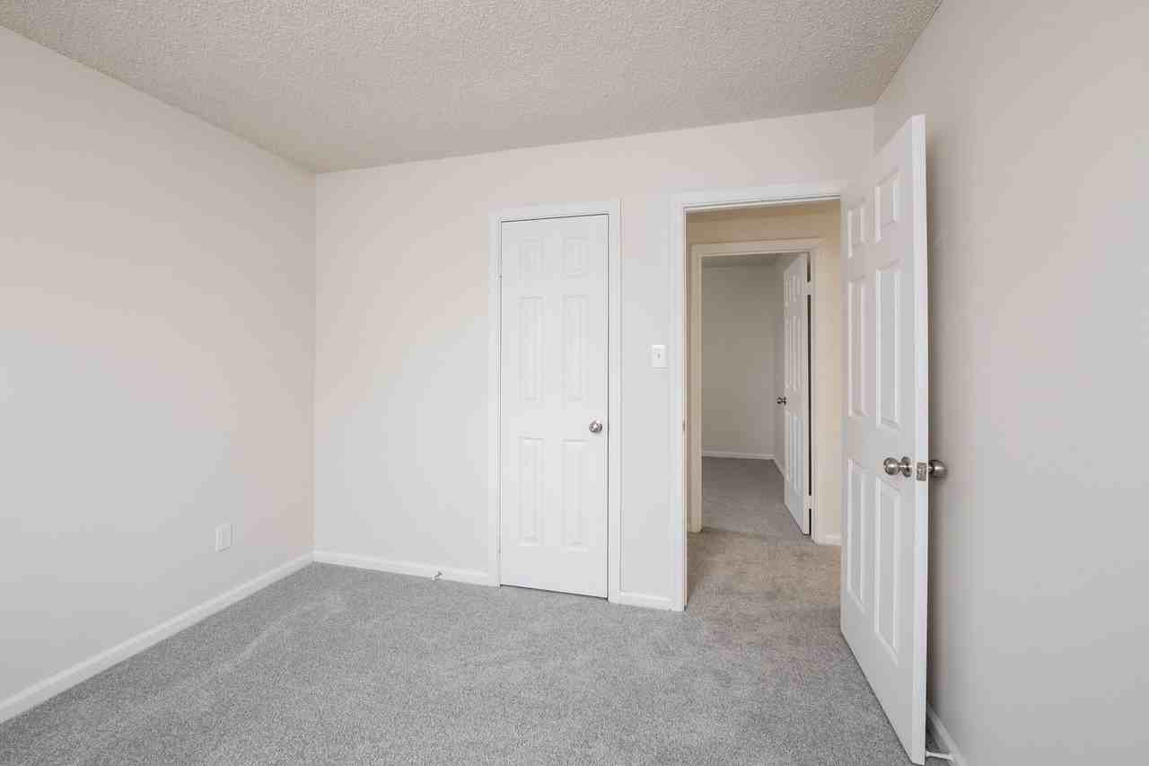 4164 Ohare Dr - Photo 3 of 34