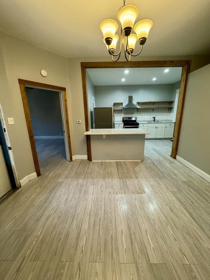 213 Union St - Photo 4 of 9