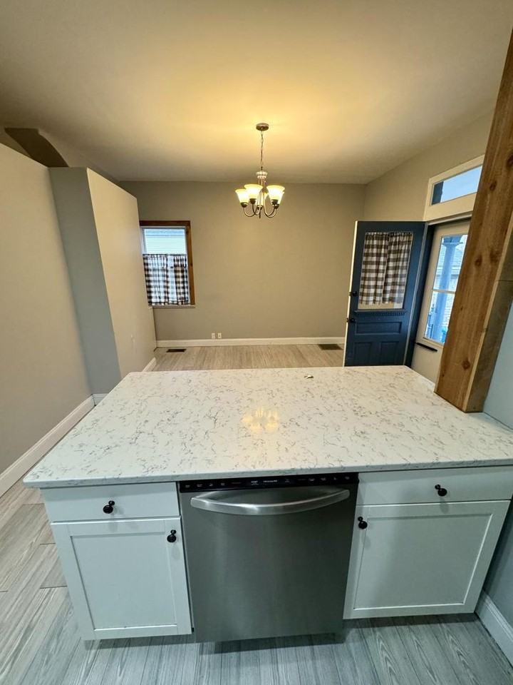 213 Union St - Photo 7 of 9