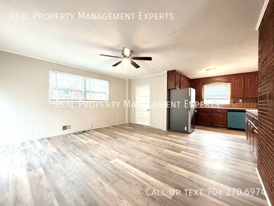 3930 Carlyle Dr - Photo 4 of 12