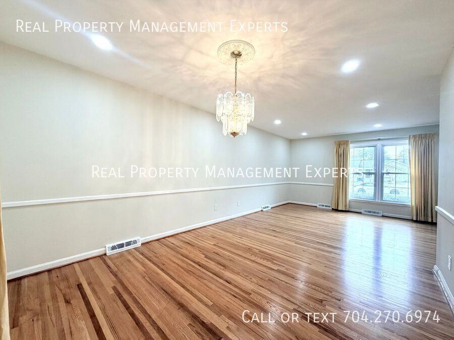 4017 Tamerlane - Photo 7 of 22