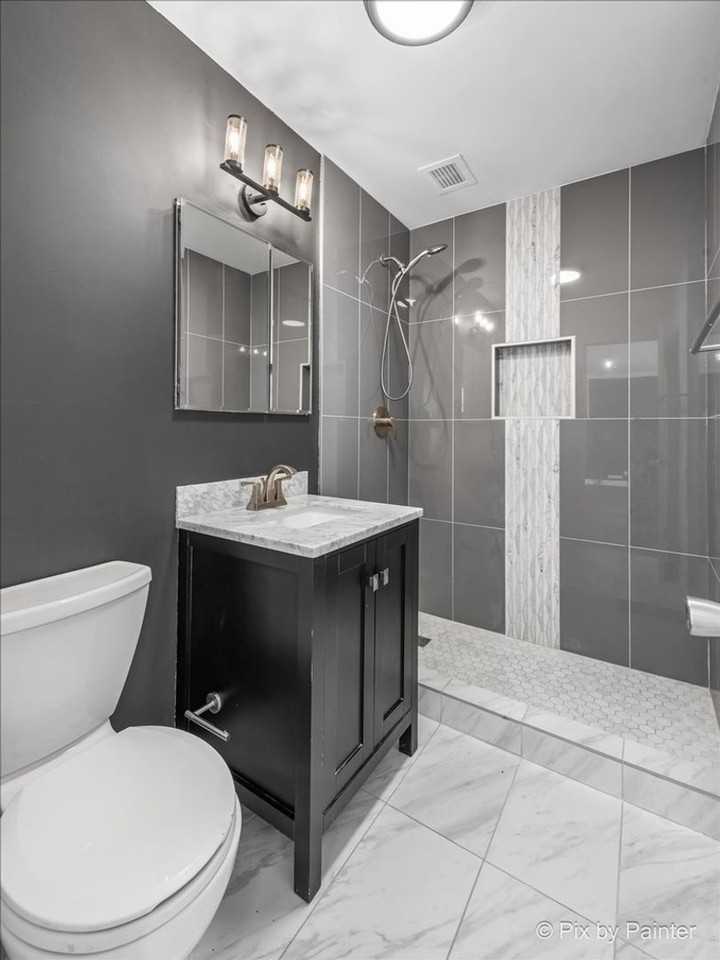 6301 N Sheridan Rd #2V - Photo 6 of 11