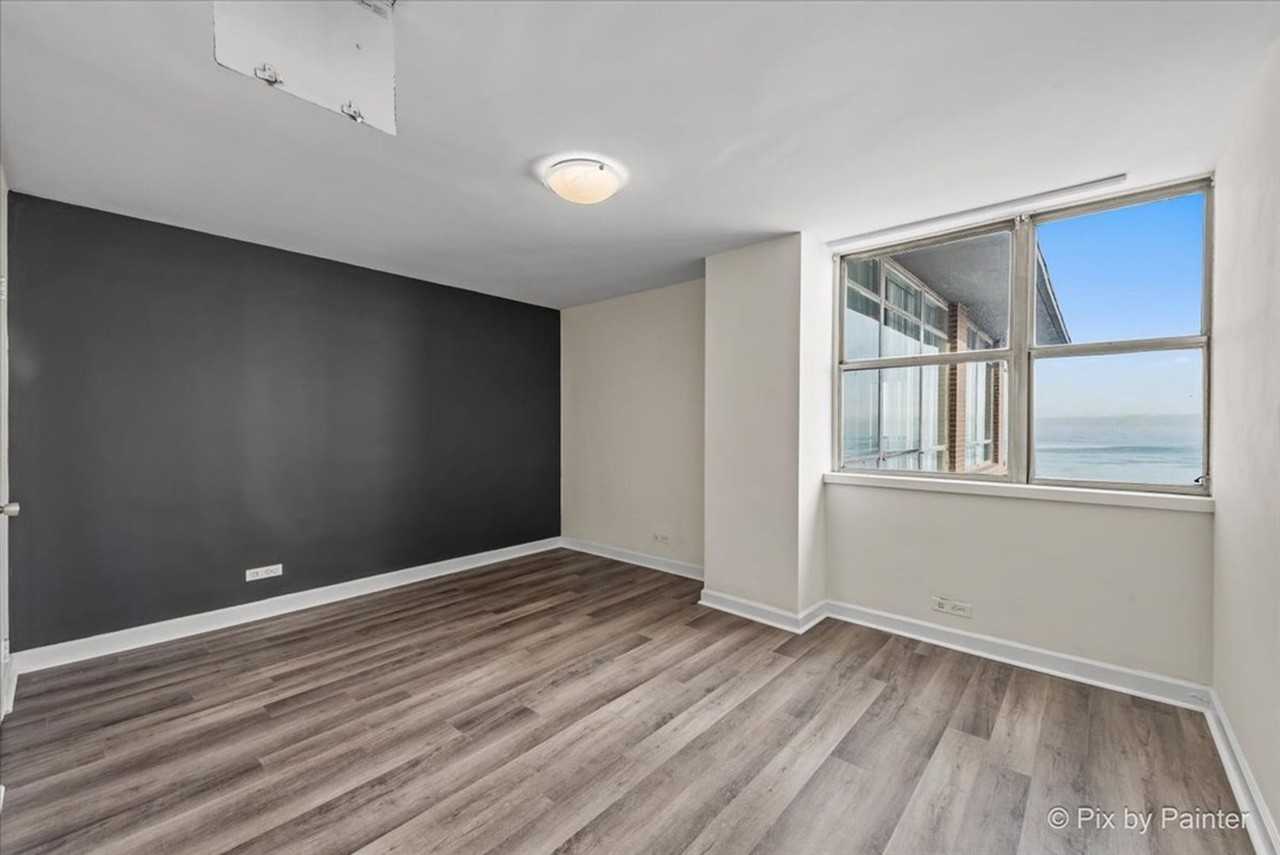 6301 N Sheridan Rd #2V - Photo 7 of 11