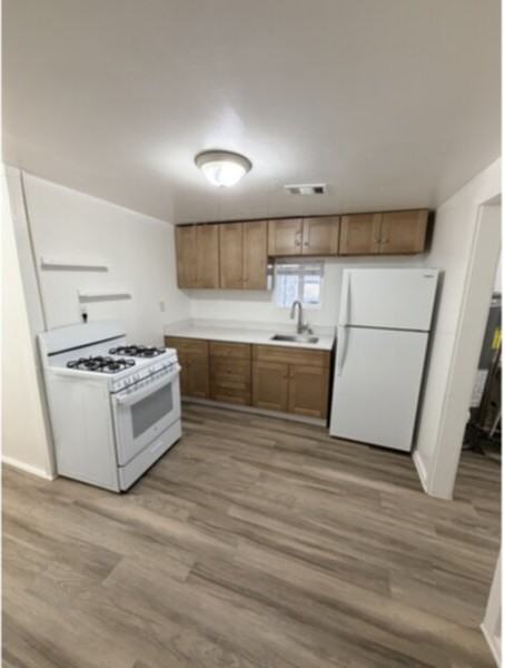 4769 W Ellsworth Ave - Photo 2 of 22