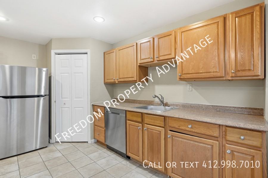 2706 Mission St - Photo 5 of 33