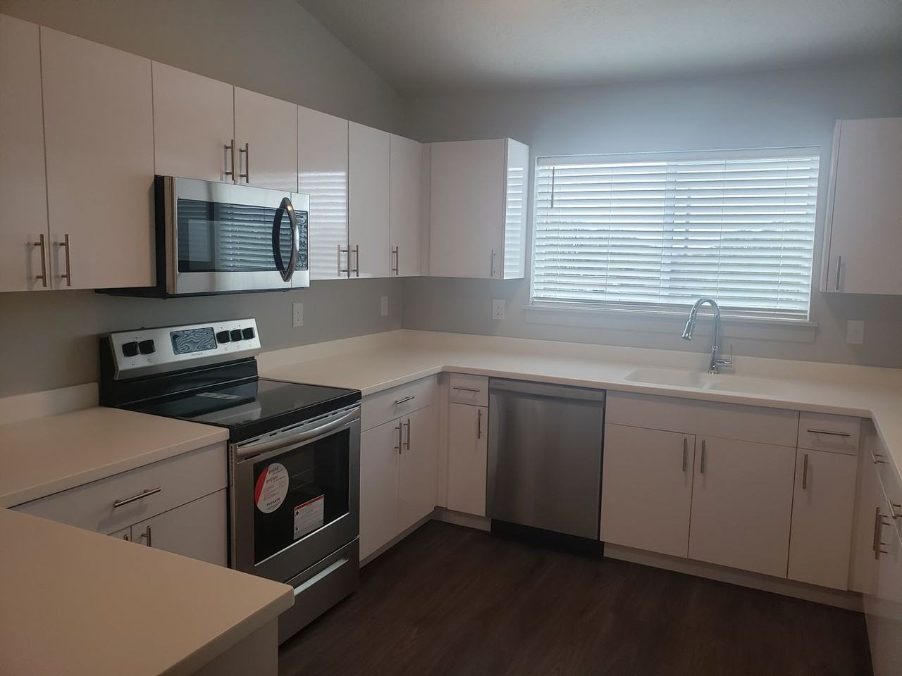 572 S 100 W #301 - Photo 3 of 17