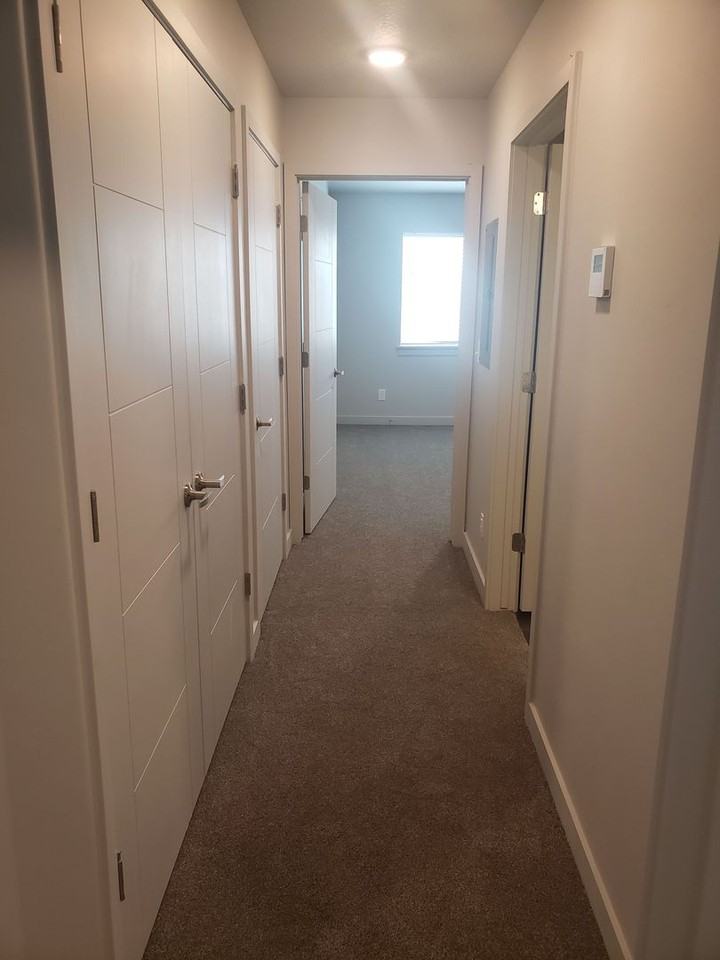 572 S 100 W #301 - Photo 4 of 17