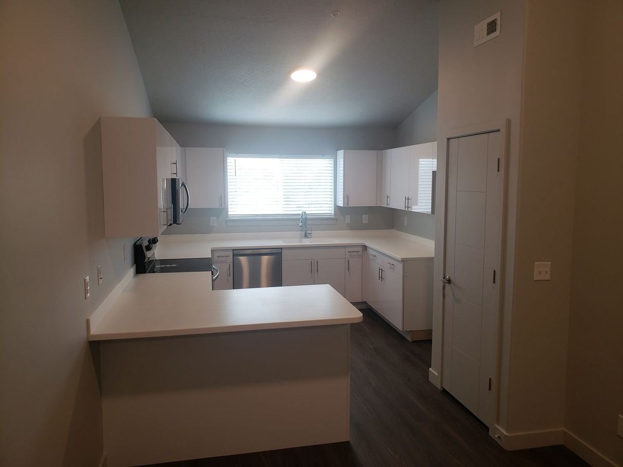 572 S 100 W #301 - Photo 6 of 17