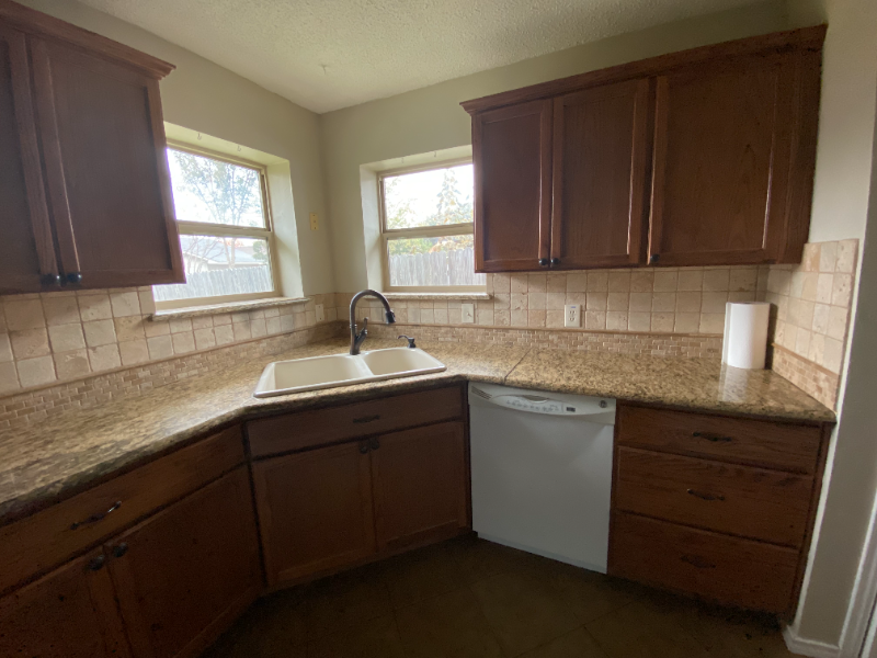 1925 Willow Vale Dr - Photo 5 of 20