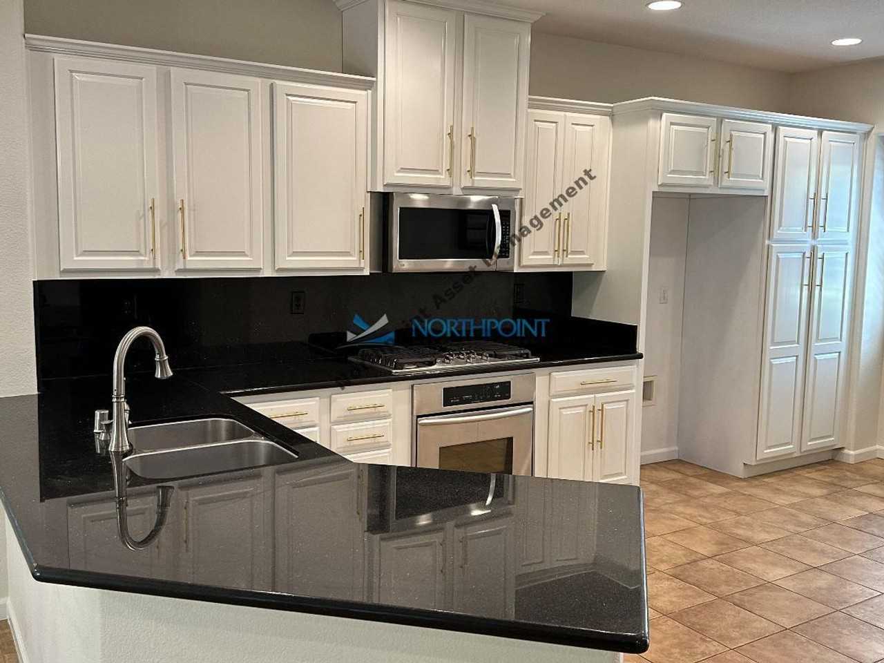 2145 Sterling Dr - Photo 5 of 41