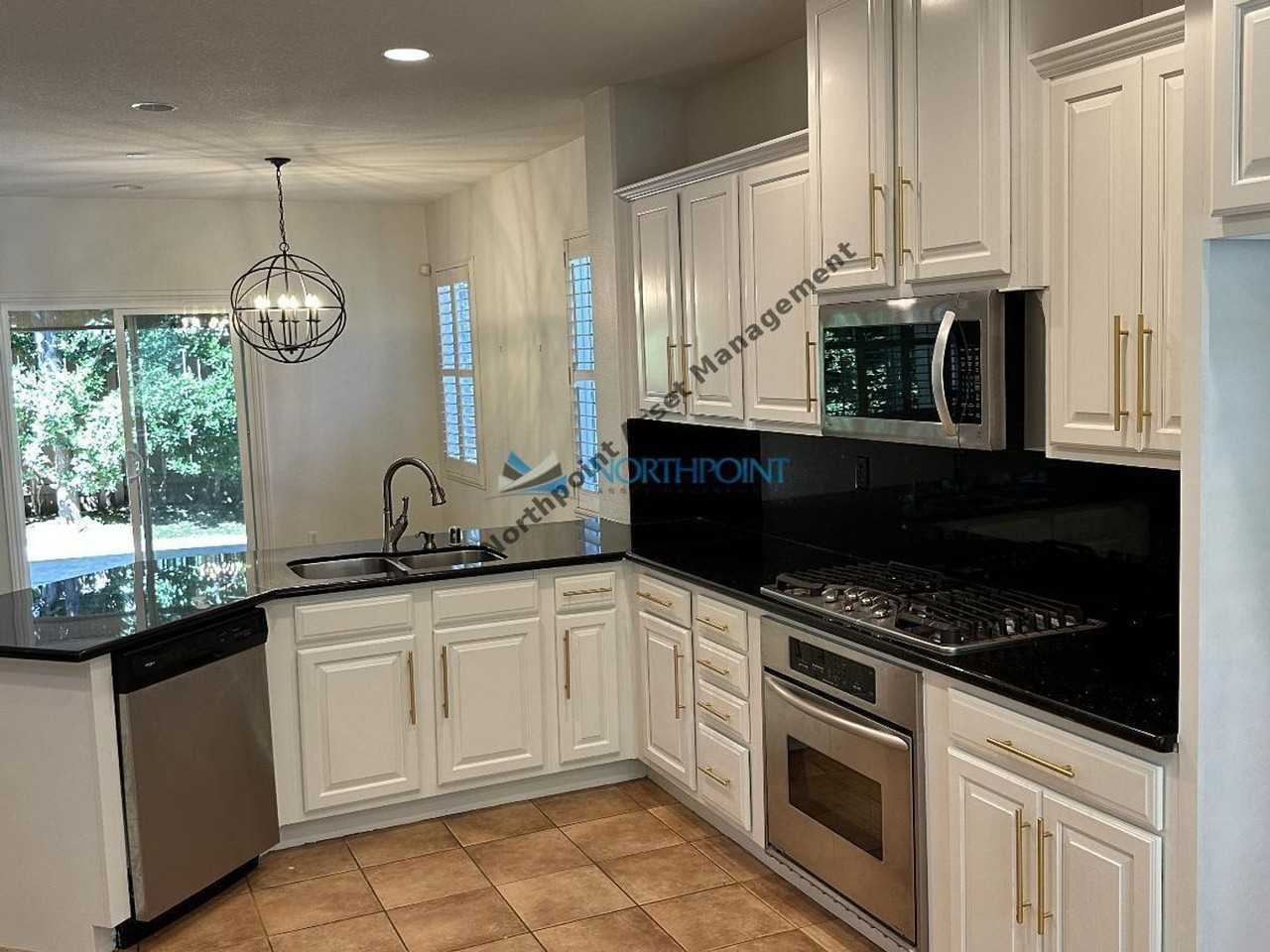 2145 Sterling Dr - Photo 6 of 41