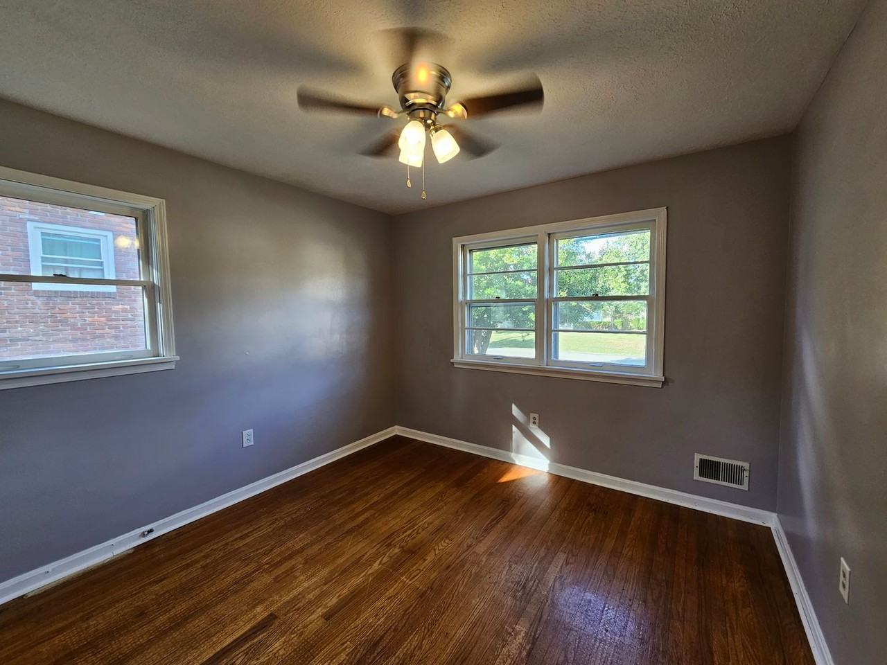 1712 Bonnyville Blvd - Photo 5 of 35