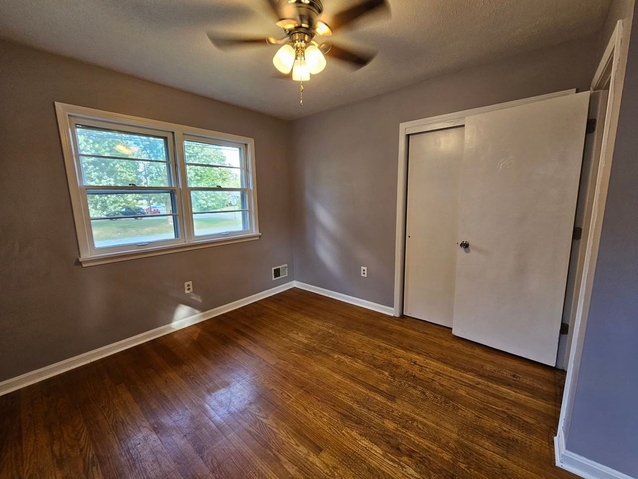 1712 Bonnyville Blvd - Photo 6 of 35