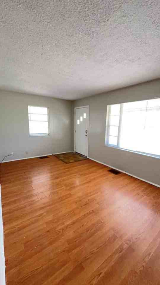 2210 E 19th St - Photo 2 of 11