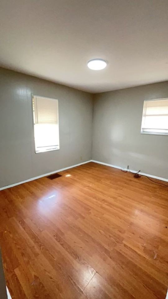 2210 E 19th St - Photo 7 of 11