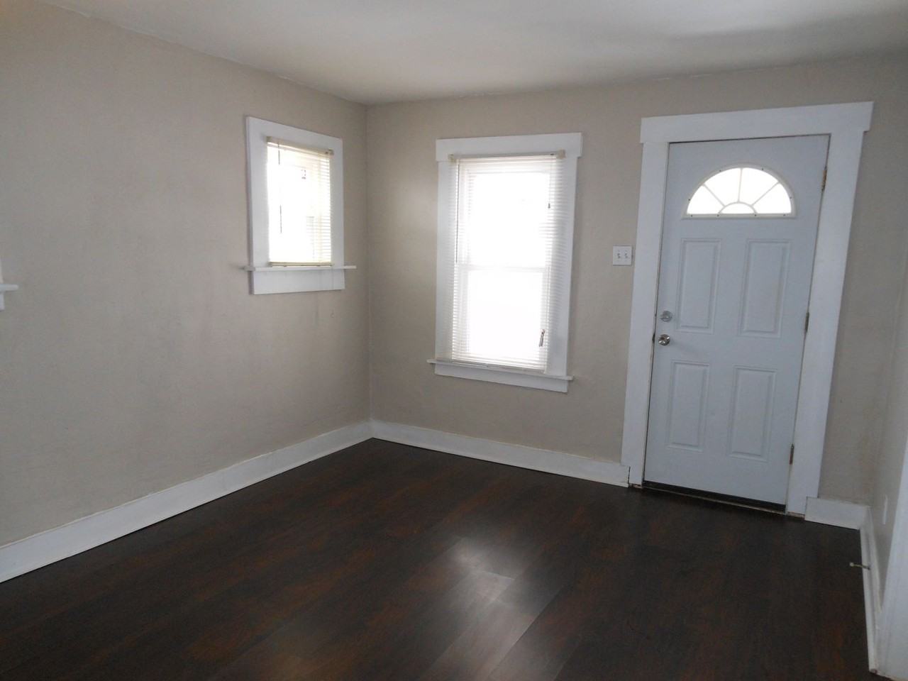 9535 Baltimore Ave - Photo 2 of 7