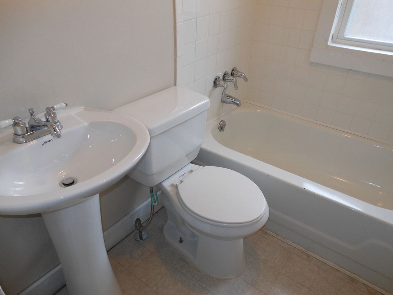 9535 Baltimore Ave - Photo 5 of 7