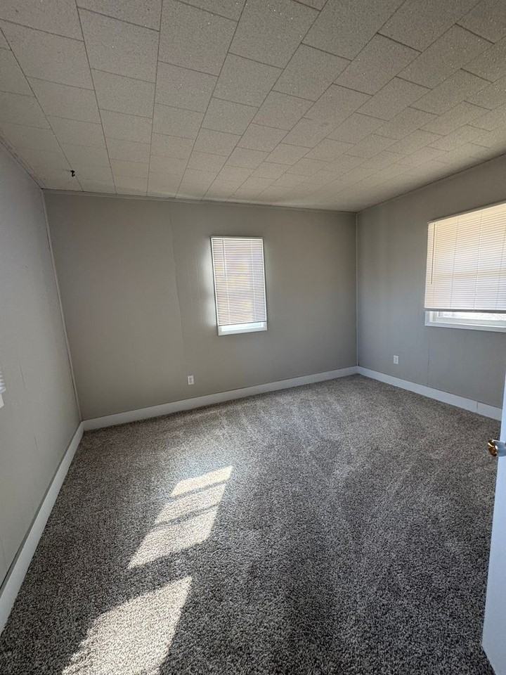 103 5th St - Photo 7 of 8