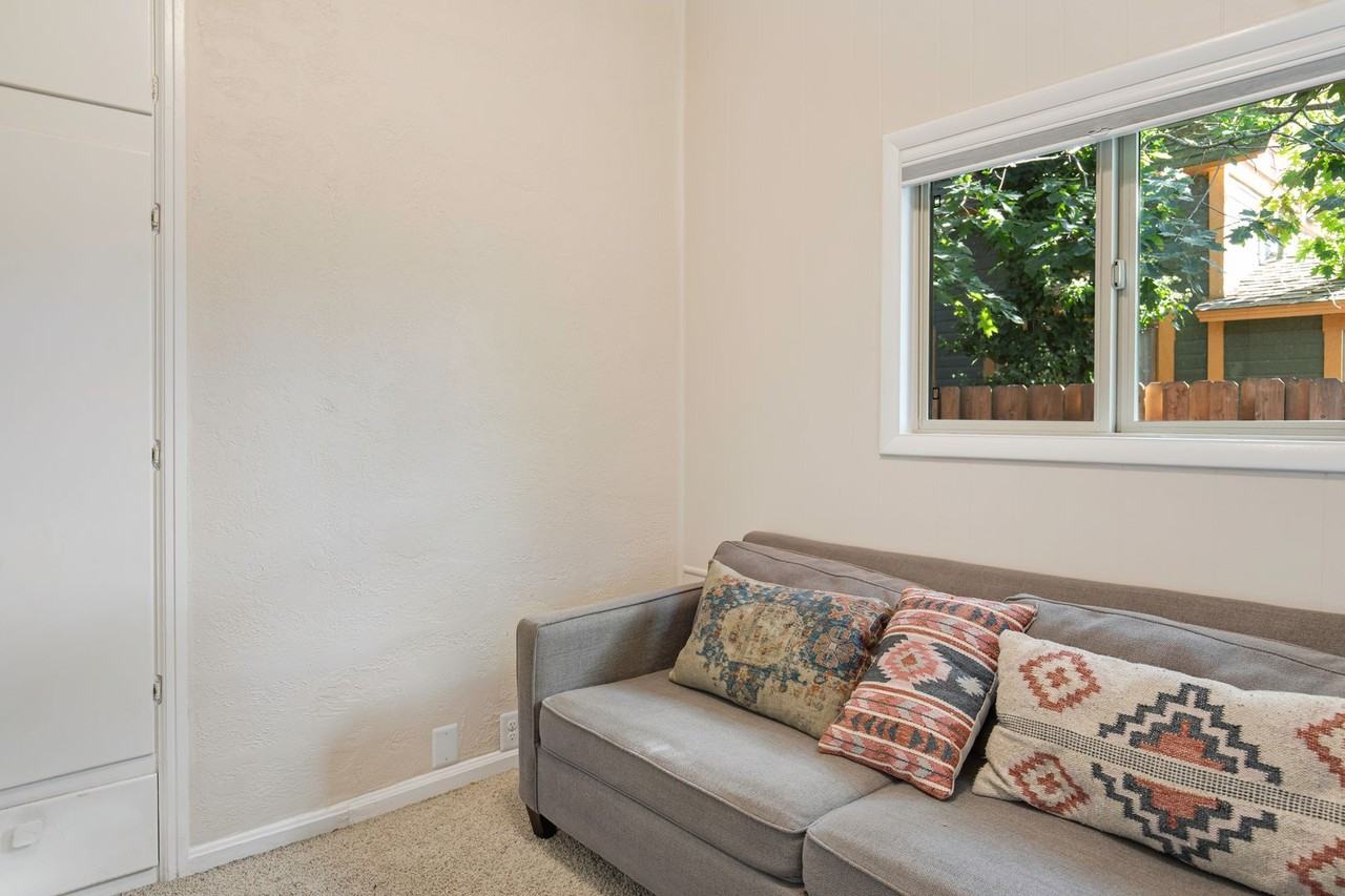 421 W Ofarrell St - Photo 3 of 50