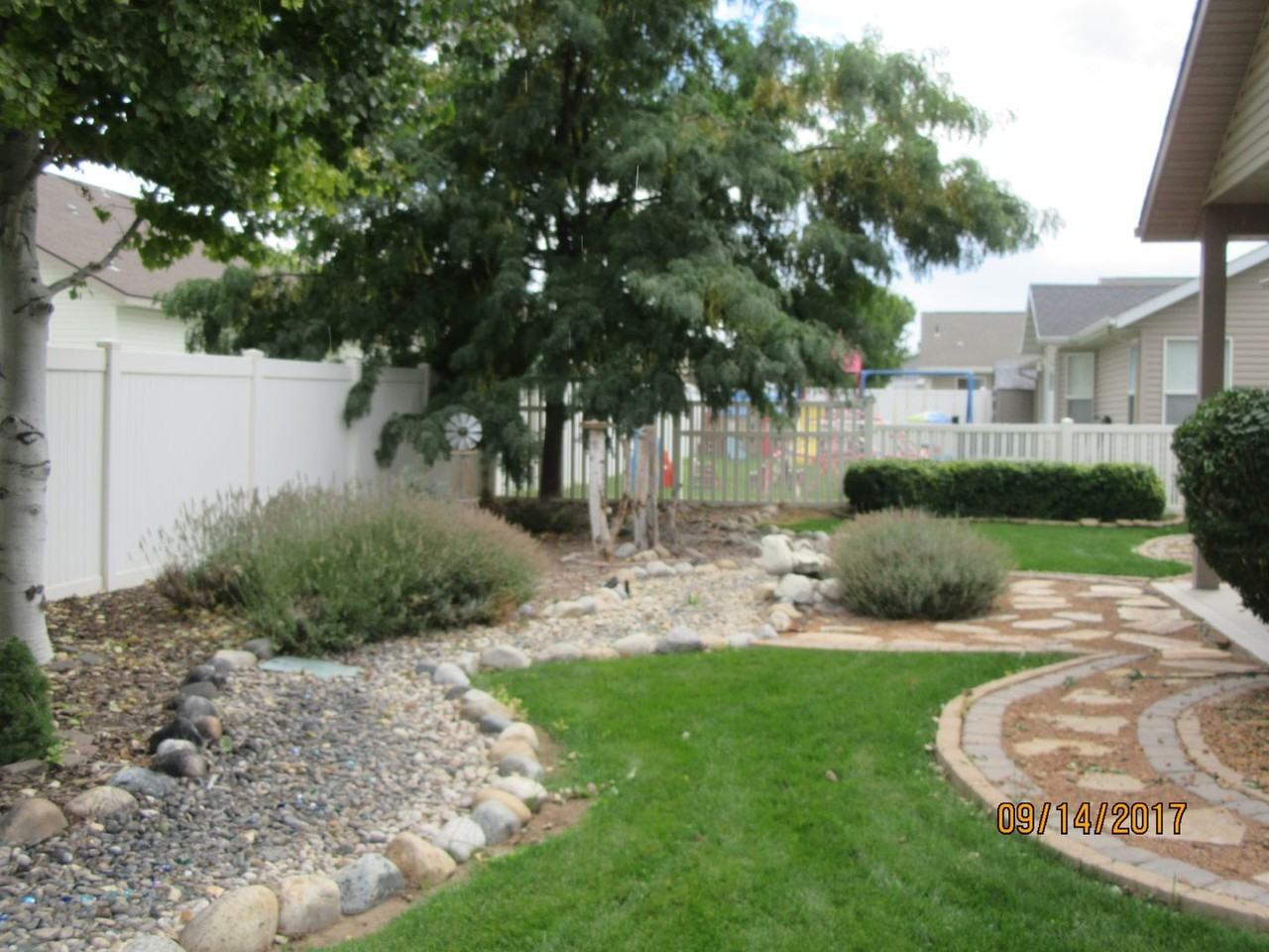 1970 Canyon Trail Way - Photo 2 of 8