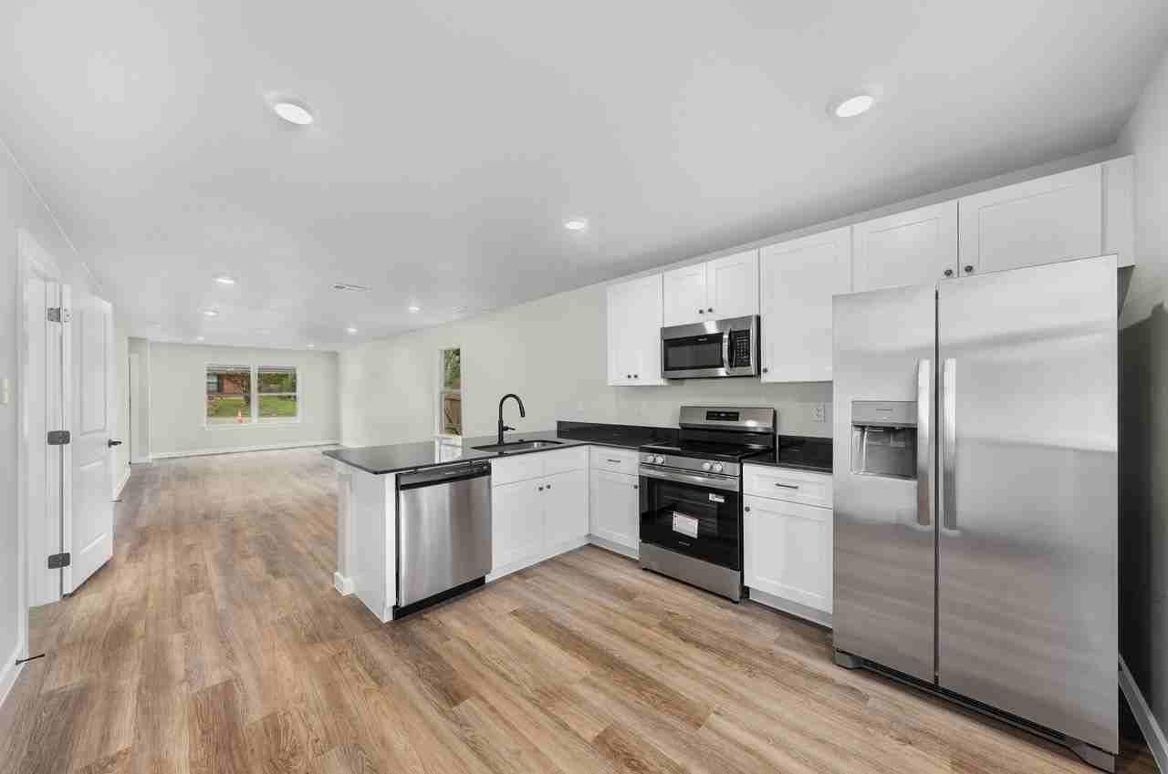 709 S 28th St #B - Photo 7 of 20