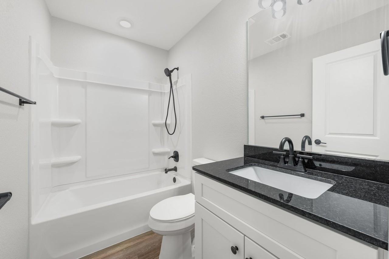 713 S 28th St - Photo 4 of 21