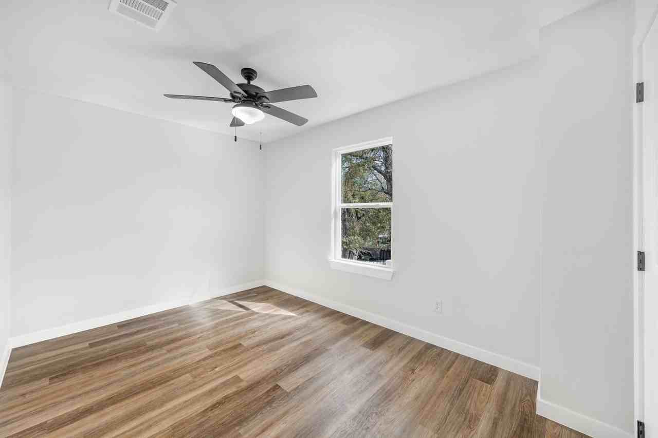 713 S 28th St - Photo 7 of 21