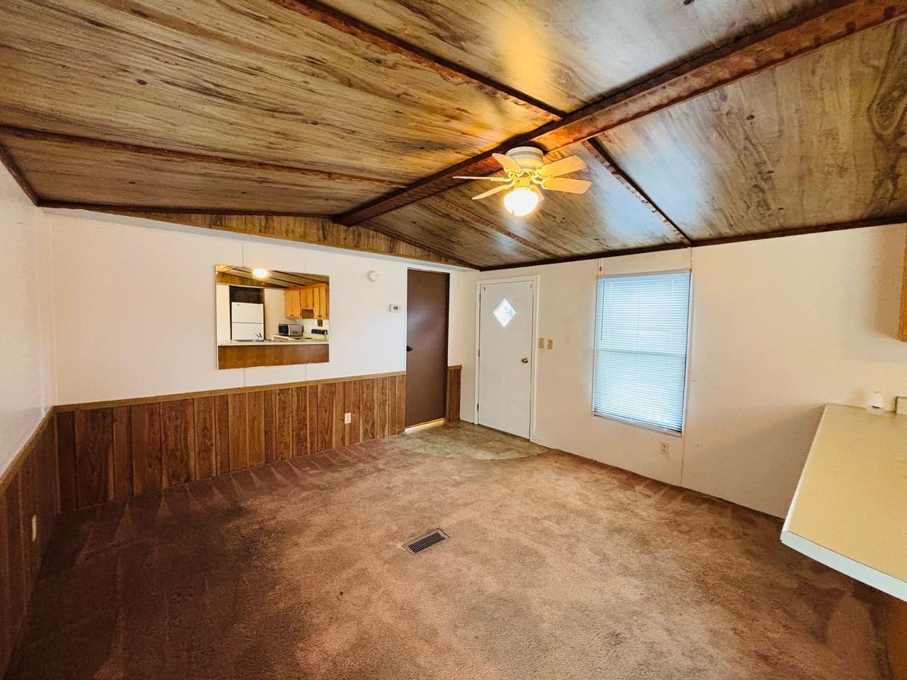 Mobile Home - Photo 4 of 29