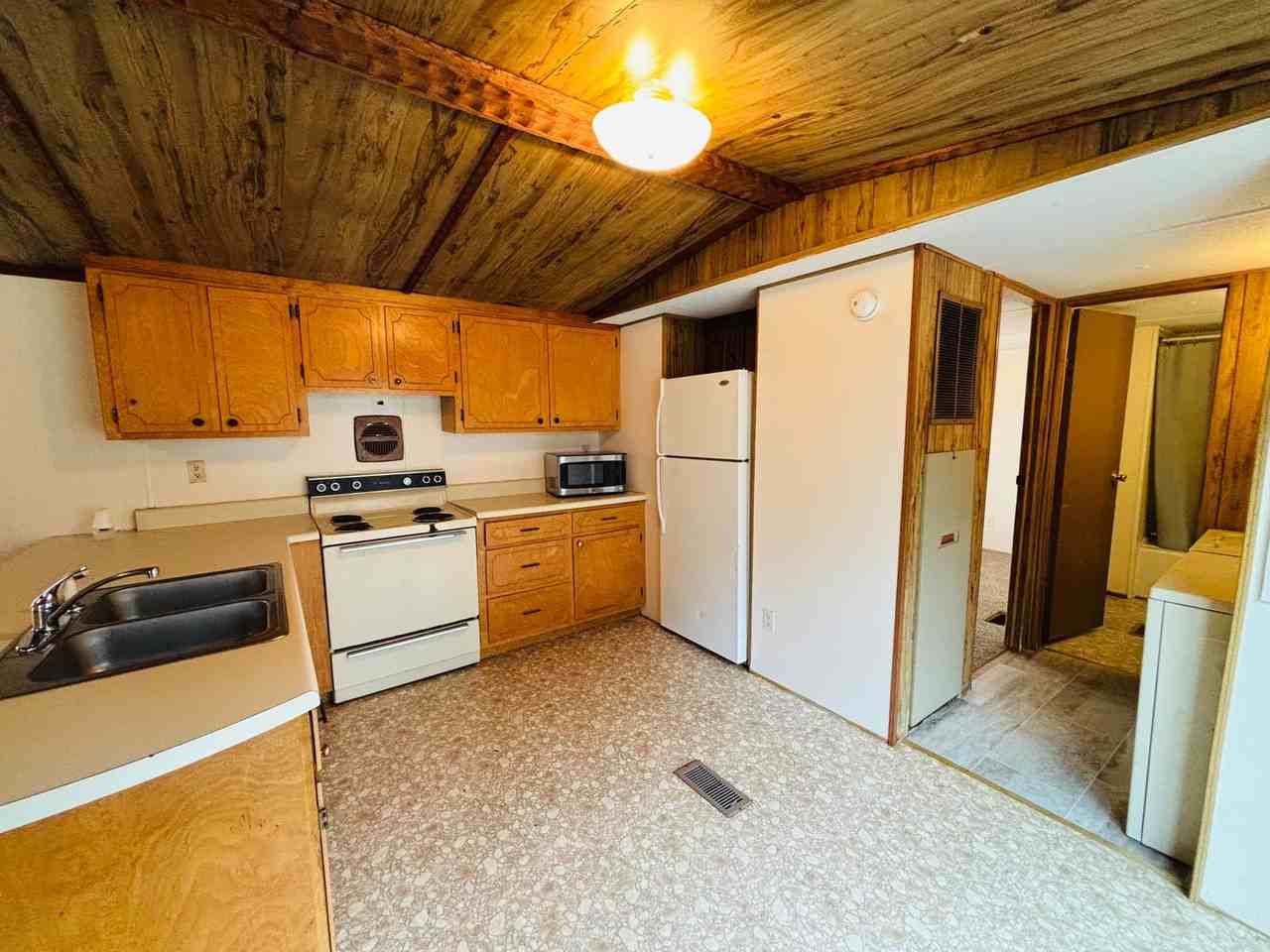 Mobile Home - Photo 5 of 29