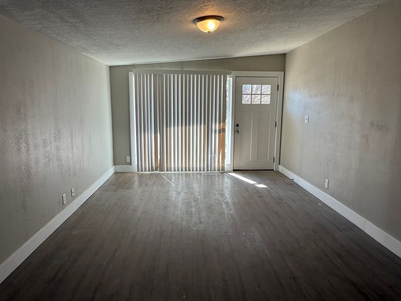 730 E 675 N - Photo 4 of 12