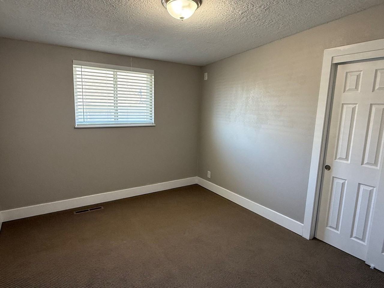 730 E 675 N - Photo 6 of 12